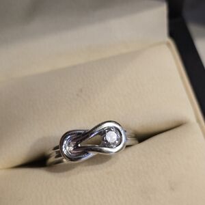 10K White Gold Solitary Diamond Love Knot Infinity Ring